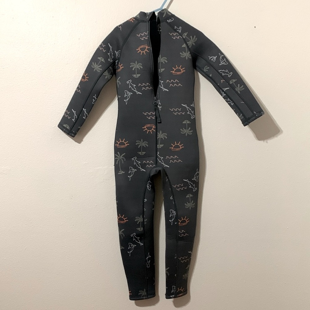 Wave Zone Boys Wet Suit Polyester/Elastane Size 5 Used
Wore once
Kiddo loved it!